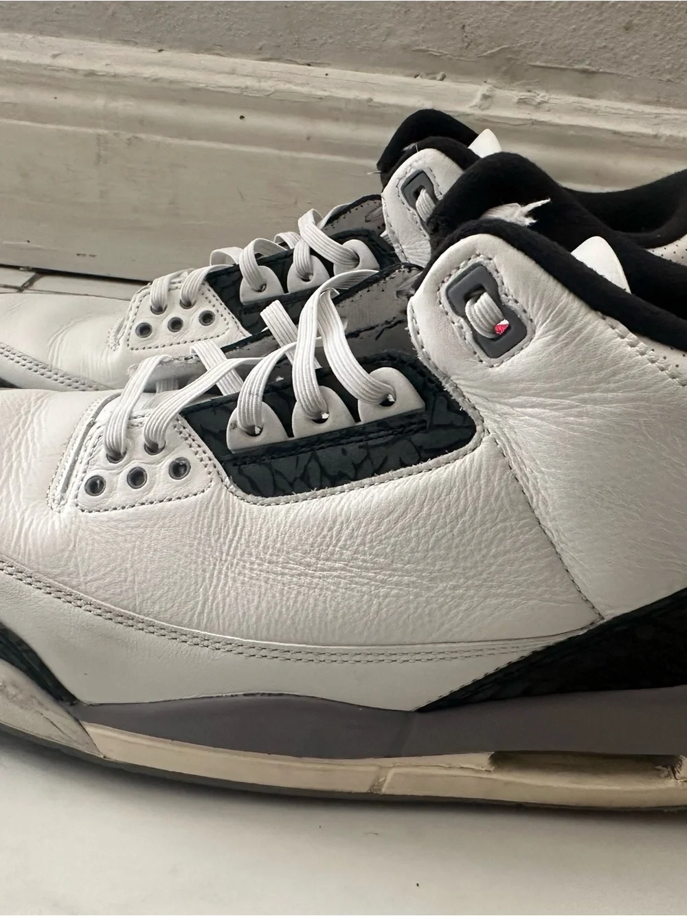 Air Jordan 3 Retro Cement Gray